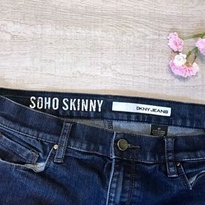 🔴 DKNY | Soho Skinny Mid Rise Jean